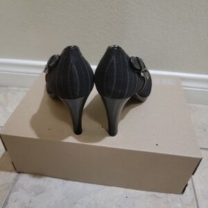 Bandolino Peep Toes
